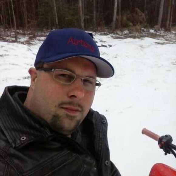 Profile Picture of Kenneth Pridgen (@theairzoneinc) on Poshmark