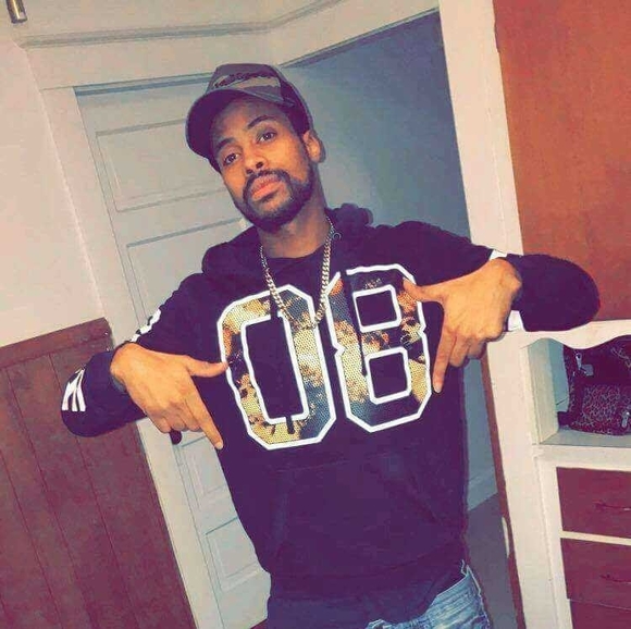 Profile Picture of Salah Ahmed (@salahahmed721) on Poshmark