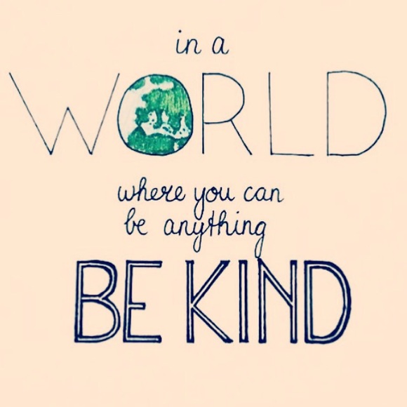 Profile Picture of Ali Ennen (@aliennen) on Poshmark