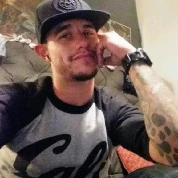 Profile Picture of Kyle Goldsberry ecv (@kagekg) on Poshmark