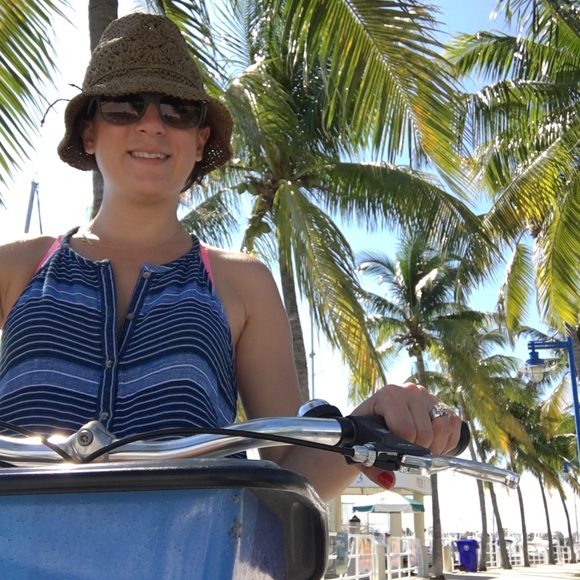 Profile Picture of Elnaz Kasaie (@elnazk) on Poshmark