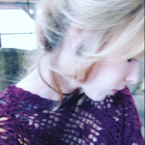 Profile Picture of Krista Applegate (@tranquilitytree) on Poshmark