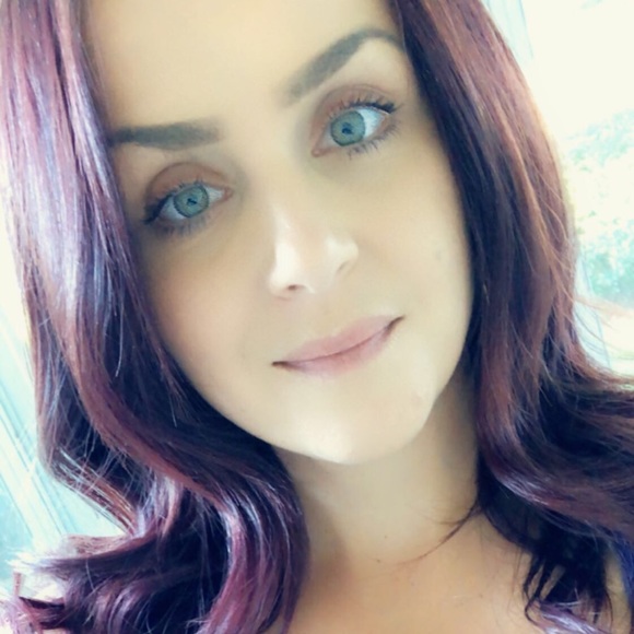 Profile Picture of Deanna Krushelniski (@dkrushelniski) on Poshmark