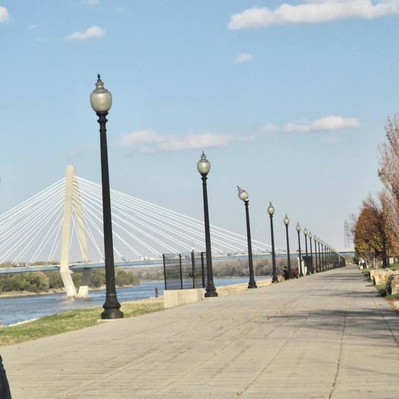 Profile Picture of Phal Phal (@sphal7726) on Poshmark