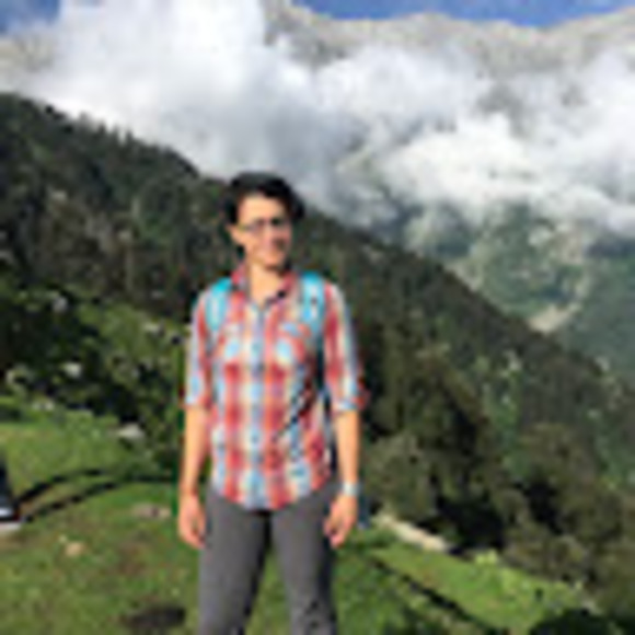 Profile Picture of Lauren Ciszak (@lmciszak) on Poshmark