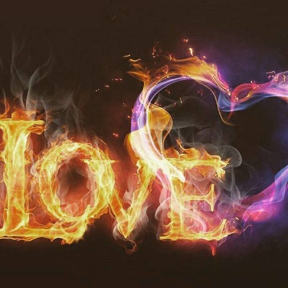 Profile Picture of Dayna Sanchez (@daynasanchez) on Poshmark