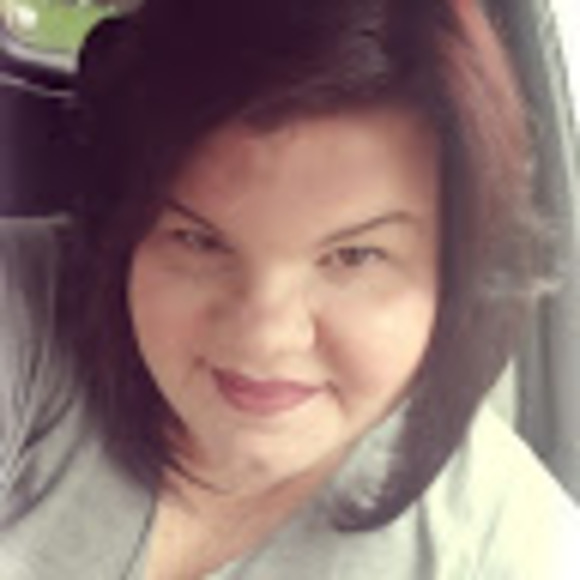 Emily Sprankle - Poshmark Profile Picture of Emily Sprankle (@esprankle) on Poshmark