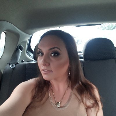 Profile Picture of Iveta Cherneva (@IvetaCherneva) on Twitter
