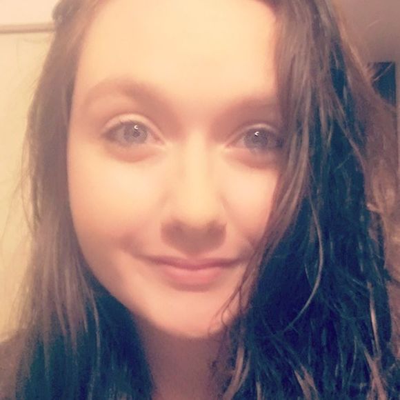 Profile Picture of Tess Childers (@calebandtesla) on Poshmark