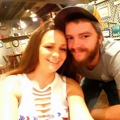 Profile Picture of Hunter/Kelli Applegate (@KelliApplegate) on Twitter