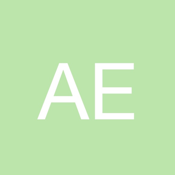 Profile Picture of Alyson Ehlert (@gatortrans) on Poshmark