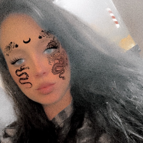 Profile Picture of Julie Worlow (@julieworlow2514) on Poshmark