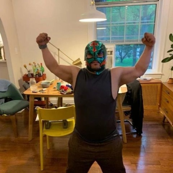 Profile Picture of Johnny Savvides (@johnnysavvides) on Poshmark