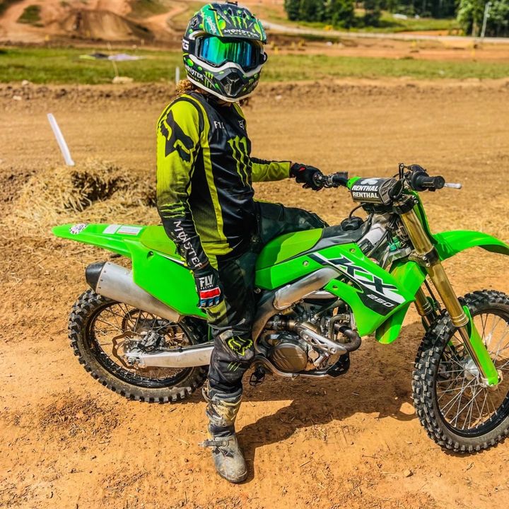 Profile Picture of hugheokiznu (@lance.hughes0) on Tiktok