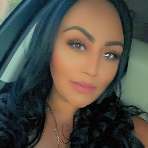 Profile Picture of Ivy Vargas (@ivy_vargas) on Poshmark