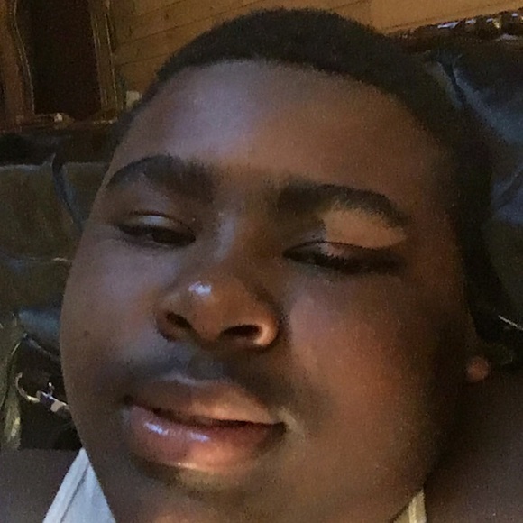 Profile Picture of Sean Snow (@seanwashere00) on Poshmark