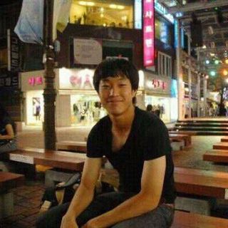 Profile Picture of Yonghan Kim (용한이) (@yongzzang) on Facebook