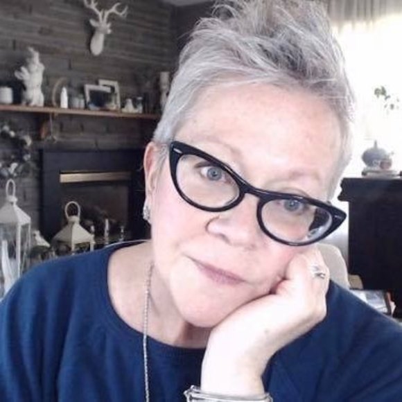 Profile Picture of Dawn Scannell (@dawnmariekelly) on Poshmark