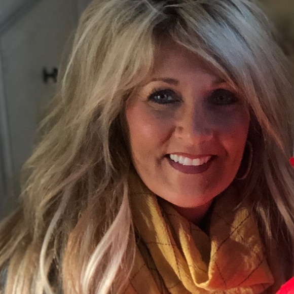 Profile Picture of Cassie Schrum (@cass1969) on Poshmark