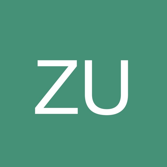 Profile Picture of Zoey Underdown (@zoeyunderdown) on Poshmark