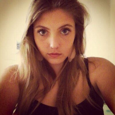 Profile Picture of Chloé Batchelor (@ChloeeeBatch) on Twitter