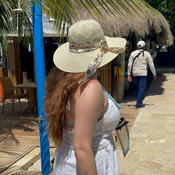 Profile Picture of Gabriella Panelli (@ggpanelli98) on Poshmark