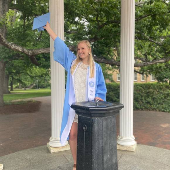 Profile Picture of Linnea Jurs (@unclinnea) on Poshmark