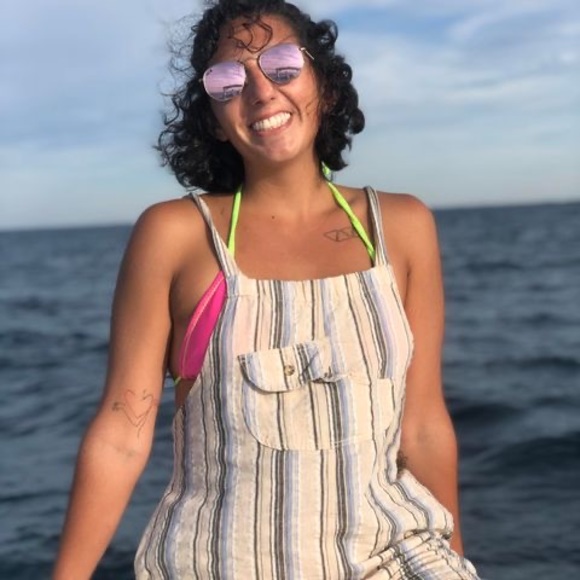 Profile Picture of Hailey Peloso (@hpeloso2) on Poshmark