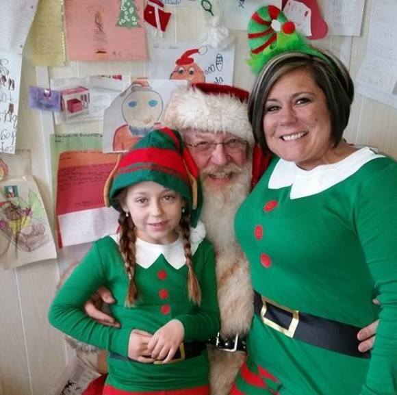 Profile Picture of Erica Fernstrom- moore (@dmoorefamily) on Poshmark