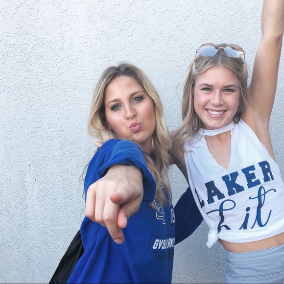 Profile Picture of Jordyn Vandevelde (@jordyn_v) on Poshmark