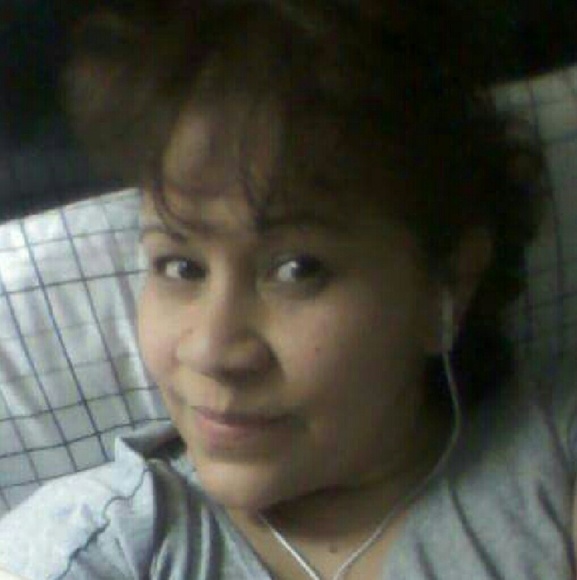 Profile Picture of Dinora Rivas (@lunarcitos) on Poshmark