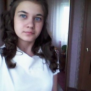 Profile Picture of Julia (@JuliaRaven28_09) on Twitter