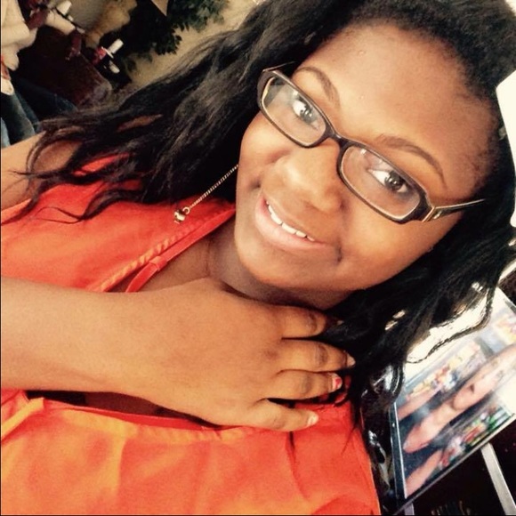 Profile Picture of Taylor Wallace (@taylorwallace1) on Poshmark