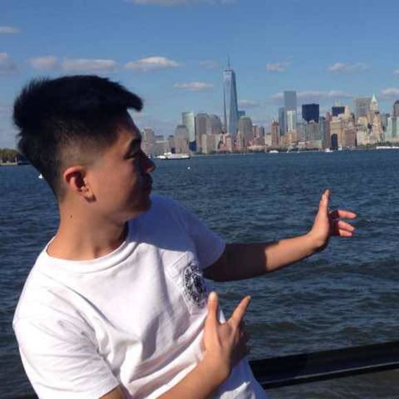 Profile Picture of Peng Gao (@gp2652431) on Poshmark