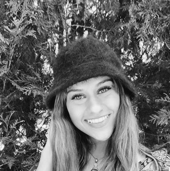 Profile Picture of Natalie Coopersmith (@nataliecoopr) on Poshmark