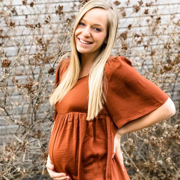 Profile Picture of Lauren Gietzen (@lgietzen) on Poshmark