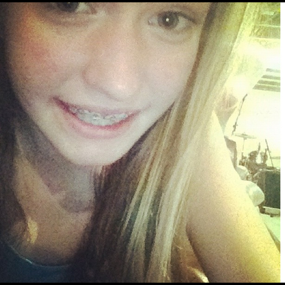 Profile Picture of Emmalee Hohing (@emm_hohing) on Poshmark