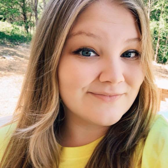 Profile Picture of Cheyenne Roberts (@cheyennebird7) on Poshmark