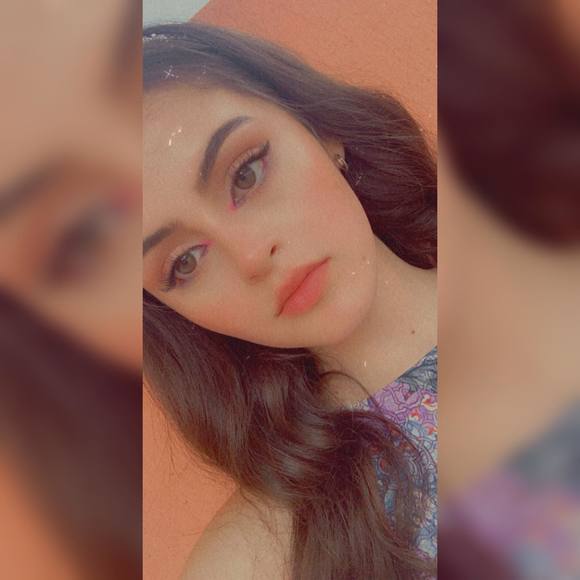 Profile Picture of Xochitl Jimenez (@xochitljimenez) on Poshmark