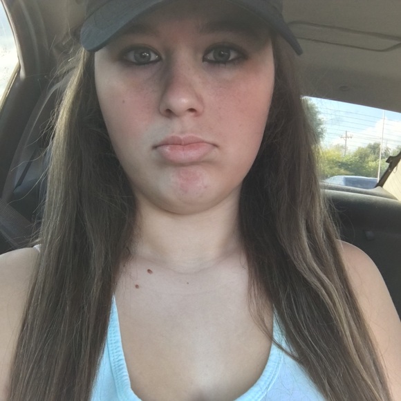 Profile Picture of Darby Raley (@raley_16) on Poshmark