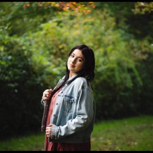 Profile Picture of Maggie Rowicki (@maggierowicki) on Poshmark