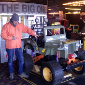 Profile Picture of Adam Bock (@feureisl) on Youtube