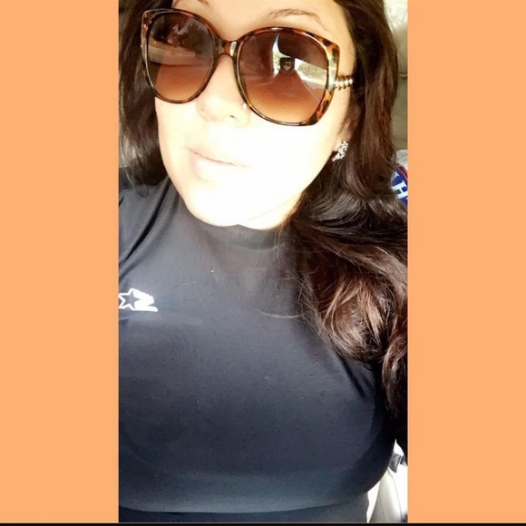 Dani Taylor - Poshmark Profile Picture of Dani Taylor (@danitaylorr) on Poshmark