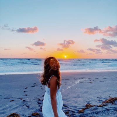 Profile Picture of Juliaglennon (@juliaglennon1) on Twitter