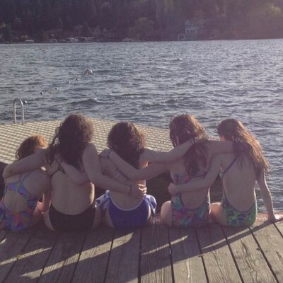 Profile Picture of Chloe Mark (@chloemark9) on Twitter