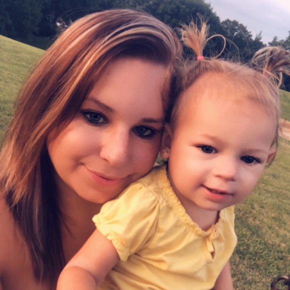 Profile Picture of Crystal Kremer (@cici8739) on Poshmark