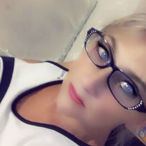 Profile Picture of Nancy Hanzelka (@sweetnancy1967) on Poshmark