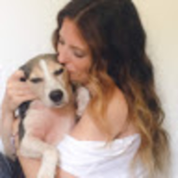 Profile Picture of Amy Gibbons (@primeminister9) on Poshmark