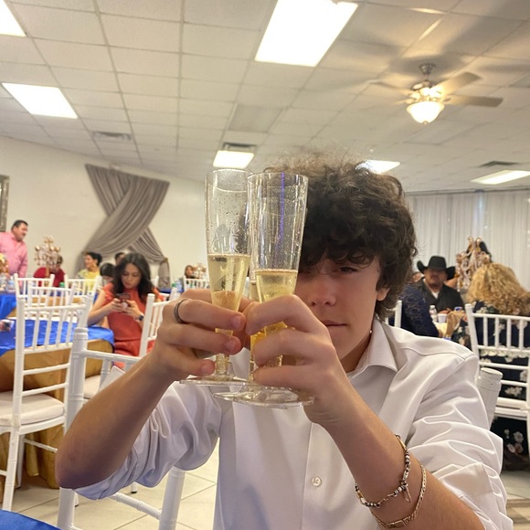Profile Picture of Simon Campos (@simoto5150) on Poshmark