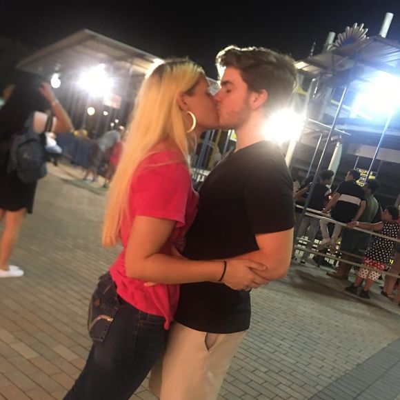 Profile Picture of Alex Kozak (@alexkozak1) on Poshmark